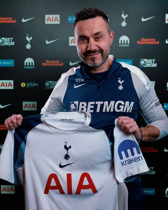Tottenham manager Roberto De Zerbi ahead of the new Premier League season